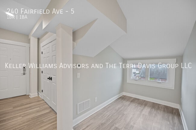 Building Photo - 240 Fairfield Ave