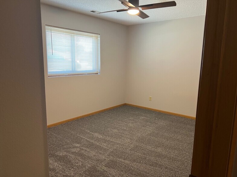 Building Photo - 2880 Eastbrook Dr