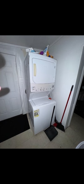 Building Photo - 24 2nd St SE