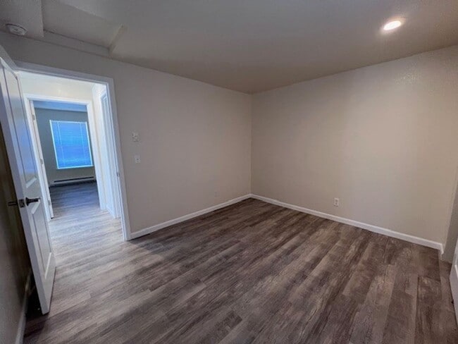 Building Photo - 5684 Eagle Pkwy