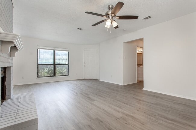 Building Photo - 1242 Misty Ln