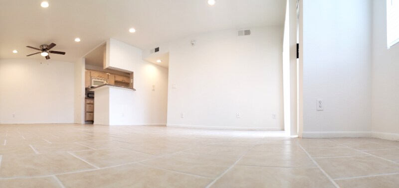 Building Photo - 11020 Hesby St