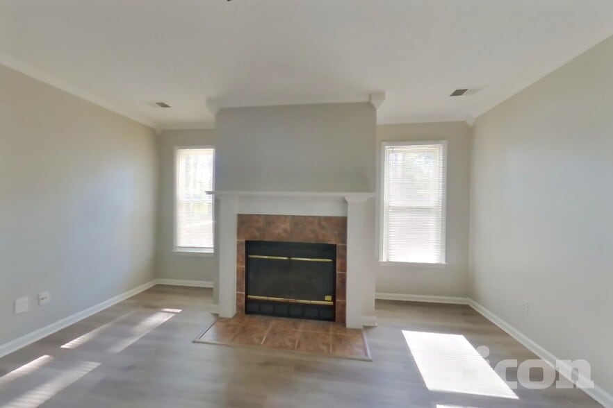 Building Photo - 112 Hedgefield Rd
