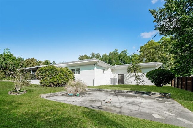 Building Photo - 1729 Dooley Ln