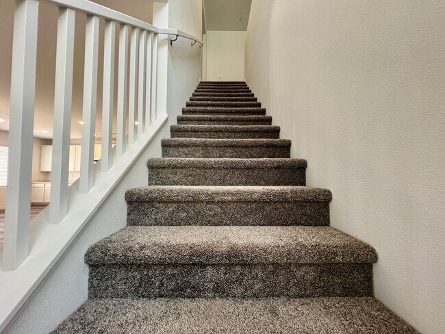 Building Photo - Stunning Newly Built 4-Bedroom, 3-Bathroom Home in Henderson