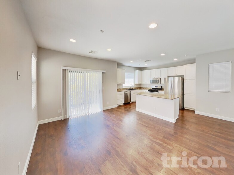 Building Photo - 6639 Weeping Pine St