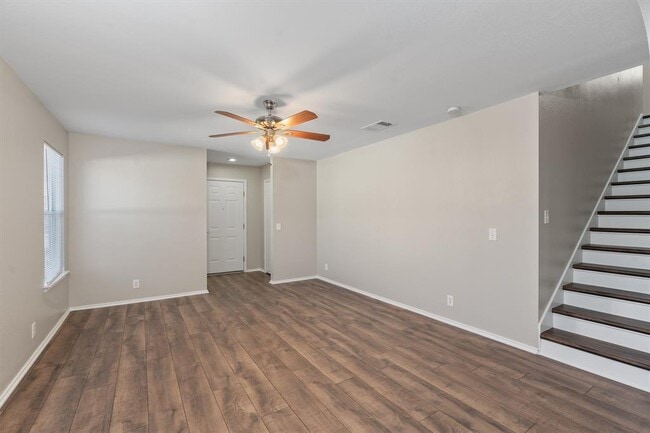 Building Photo - 403 Lakemont Dr