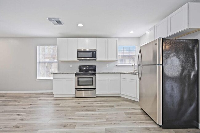 Building Photo - 1728 Connorvale Rd