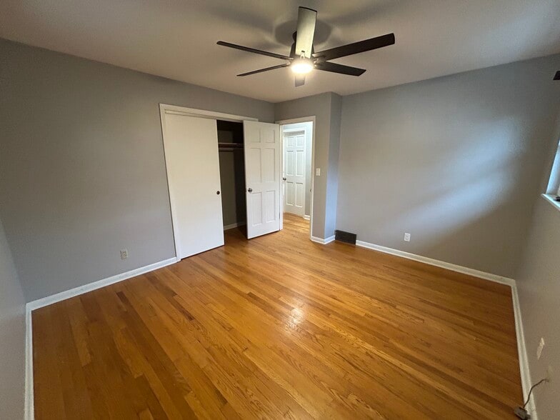 Building Photo - 1008 Lambeth Dr