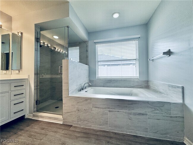 Building Photo - 1320 SE 6th Ave