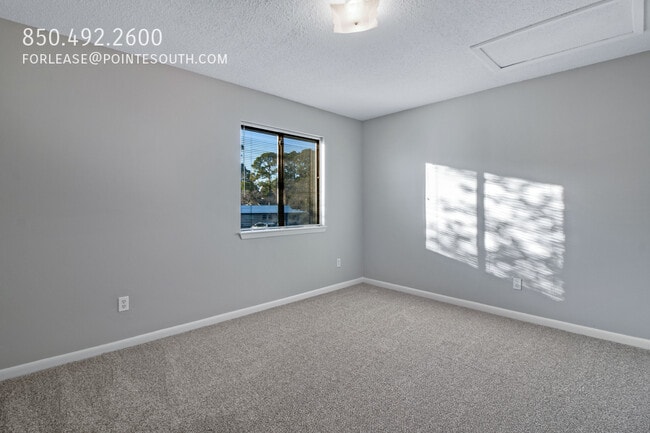 Building Photo - 23 Cape Dr NW