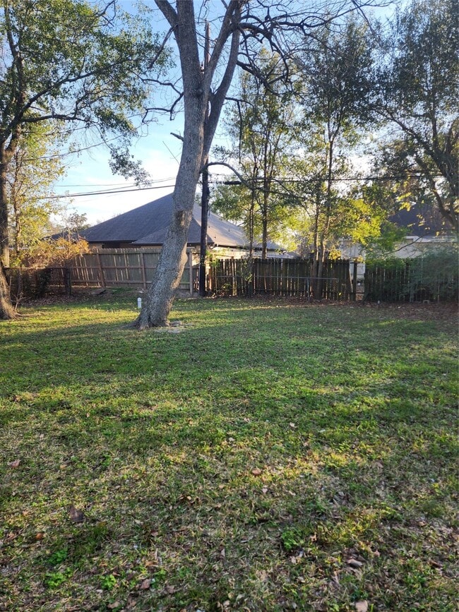 Building Photo - 4526 Kingsbury St