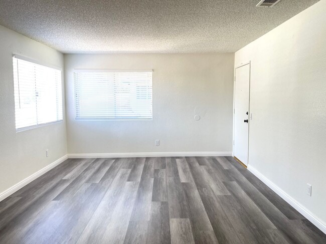 Building Photo - 600 E Lugonia Ave