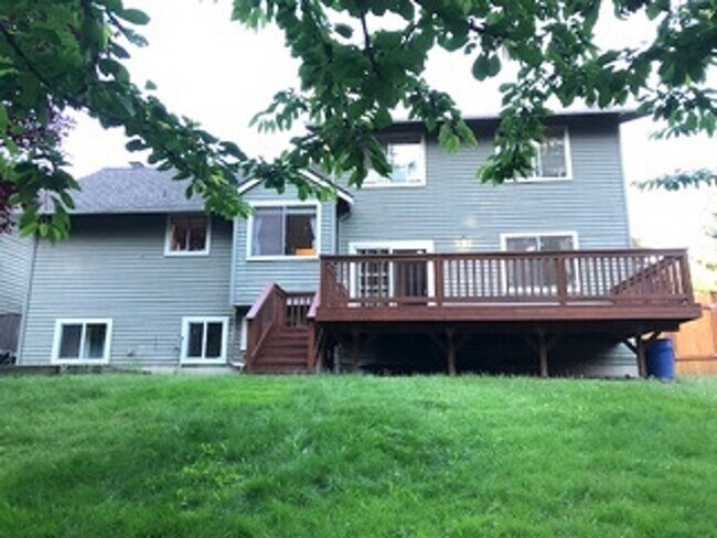 Building Photo - Spacious 4 bedroom in Finn Hill/Juanita area in a cul-de-sac with large backyard