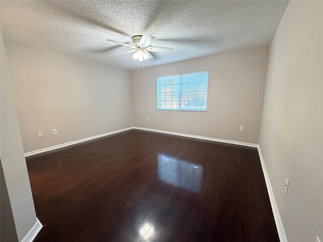 Building Photo - 5025 Wiles Rd