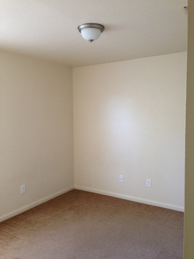 Building Photo - Duplex