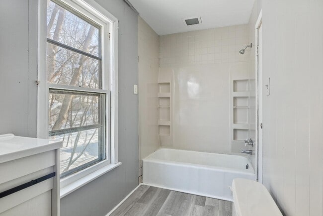 Building Photo - 213 Fletcher Ave