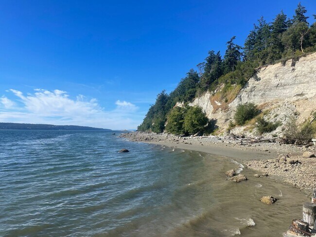 Building Photo - Private Beach Access Comes with This Lovely Freeland Home!