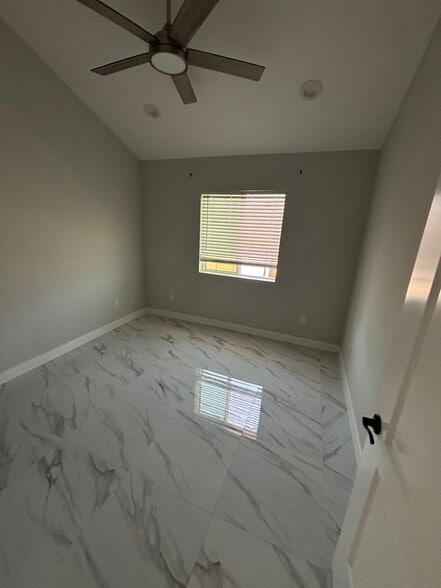 Building Photo - 997 Haviland St