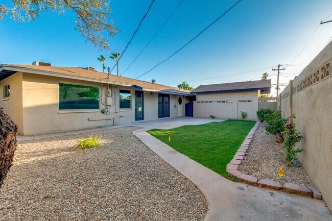Building Photo - 4 Bedroom, 3 Baths, includes 2 Master Suites Just 1-Mile from ASU