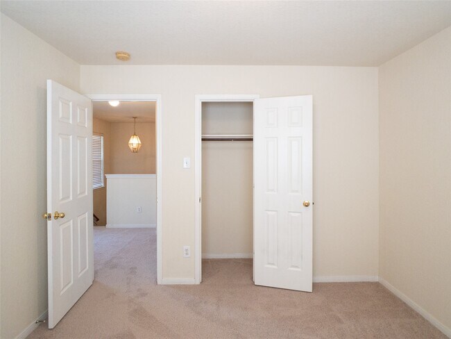 Building Photo - 21843 Grassy Hill Ln