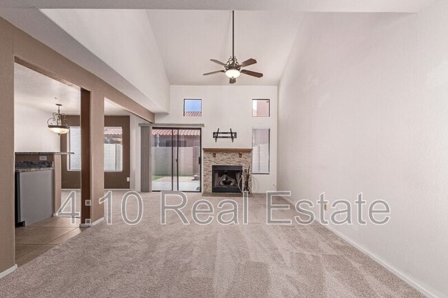 Building Photo - 1149 W Edgewater Dr