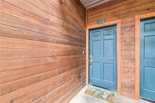 Building Photo - 4711 Spicewood Springs Rd