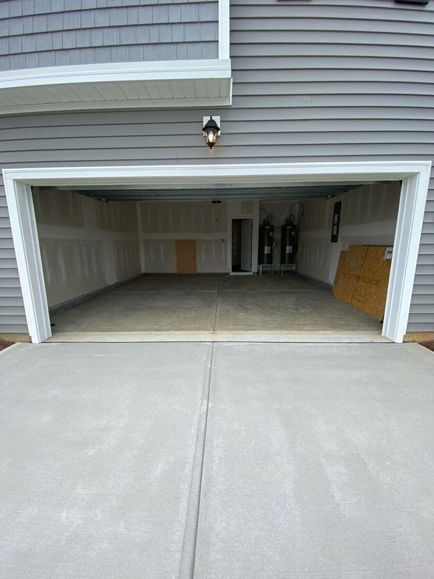 Building Photo - 1170 sennema circle