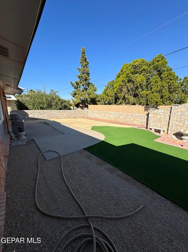 Building Photo - 8701 Grover Dr