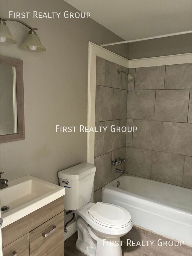 Building Photo - 5610 N Main St