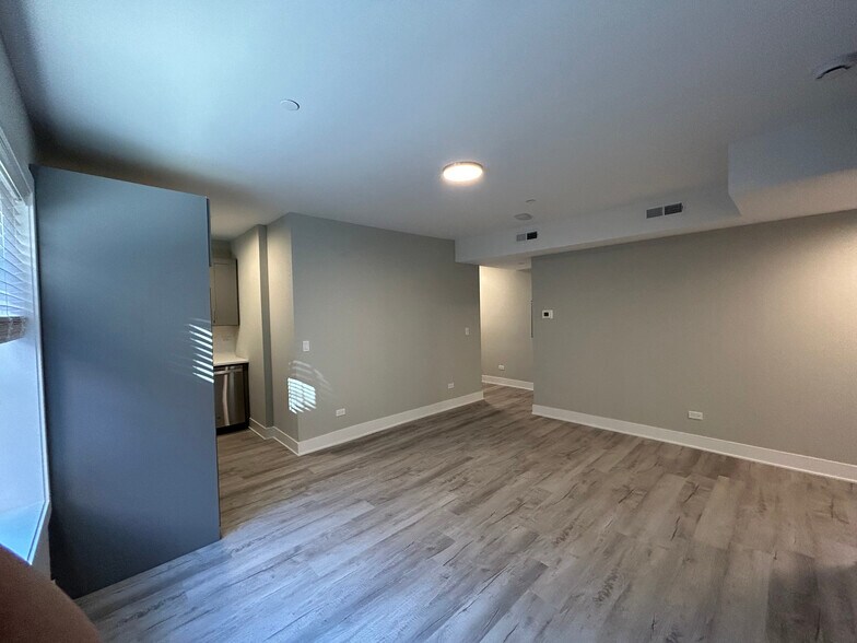 Building Photo - 1131 Oak Ave