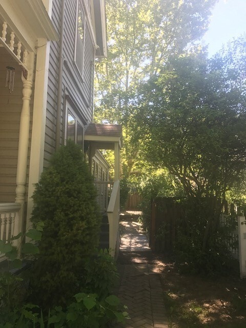 Building Photo - Vintage, Northend, Spacious Home ~ Availab...