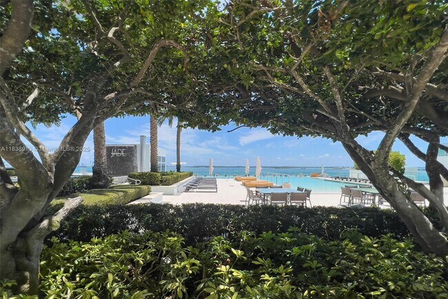 Building Photo - 1331 Brickell Bay Dr
