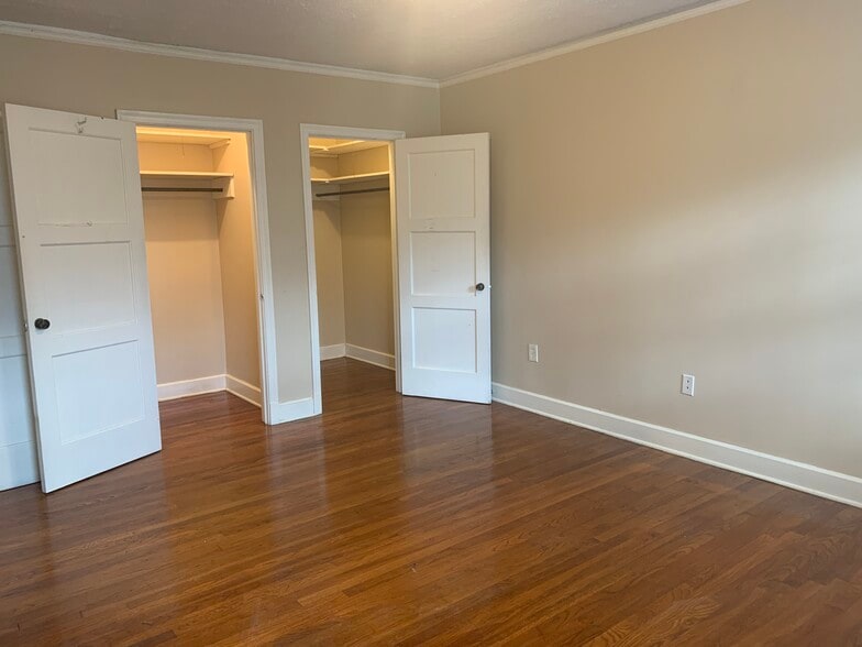 Master Bedroom Walk-In Closets - 1623 Ivy St