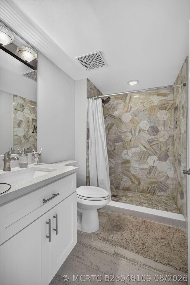 Building Photo - 403 S Sapodilla Ave