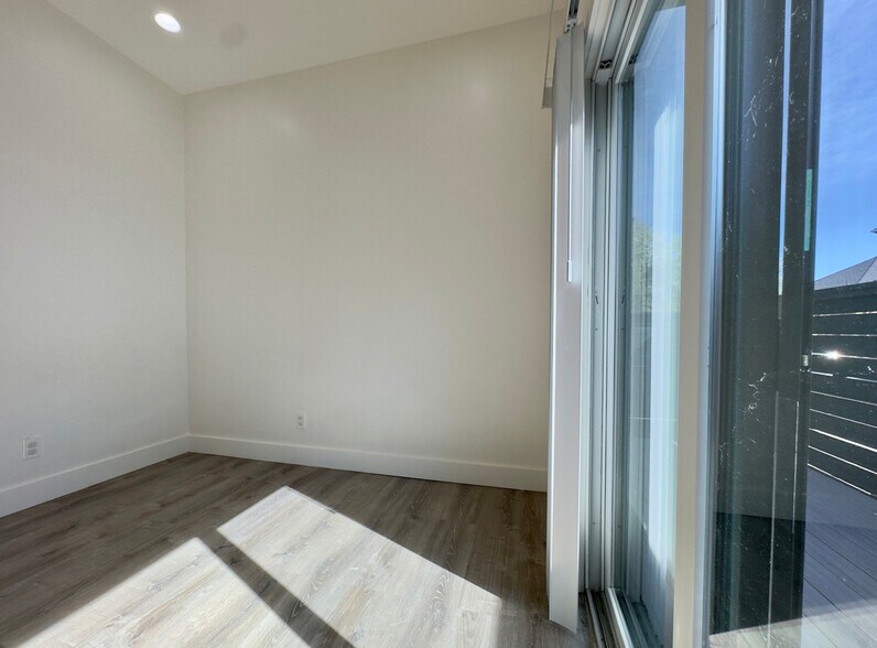 Building Photo - 1038 62nd St