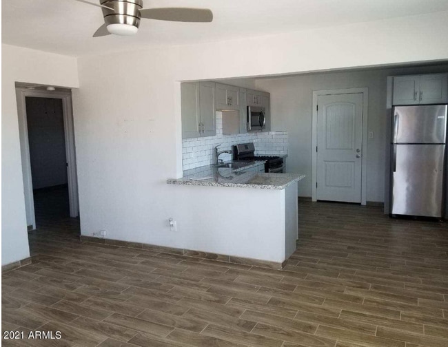 Building Photo - 1156 E Tempe Dr