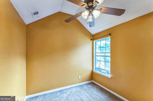 Building Photo - 2945 Highland Hill Pkwy