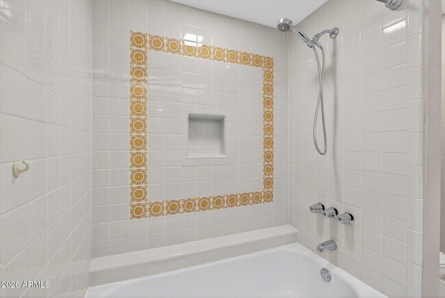 Building Photo - 7557 N Dreamy Draw Dr