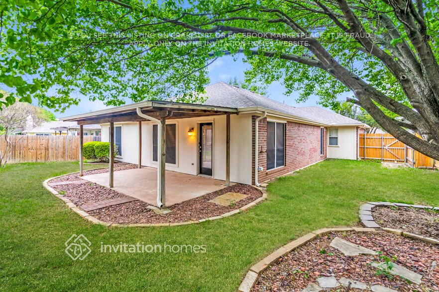 Building Photo - 1010 Barkridge Dr