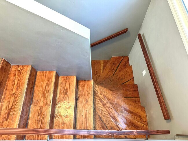 Building Photo - 38374 Rainbow Heights Pl