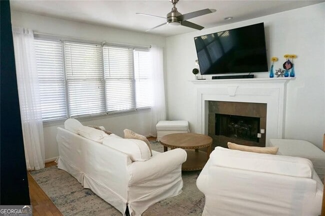 Building Photo - 85 Hammock Pl SE