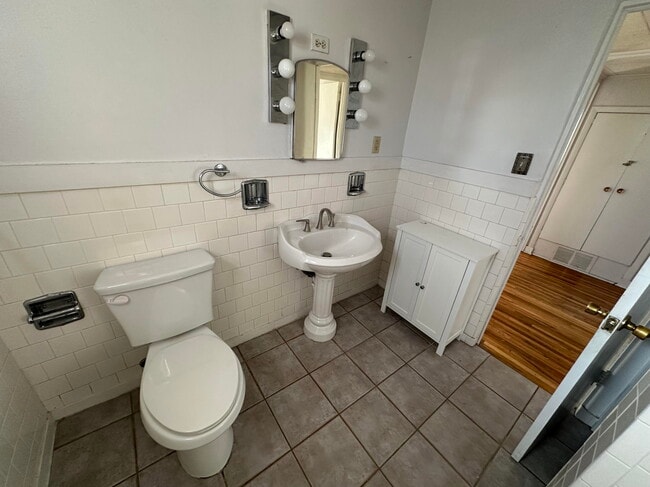 Building Photo - 2620 Marble Ave NW