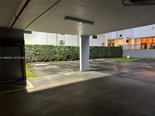 Building Photo - 210 SW 11th St