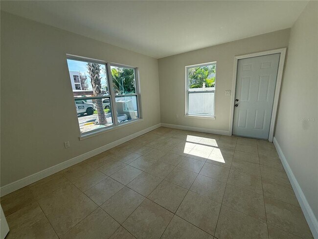 Building Photo - 14120 Palm St