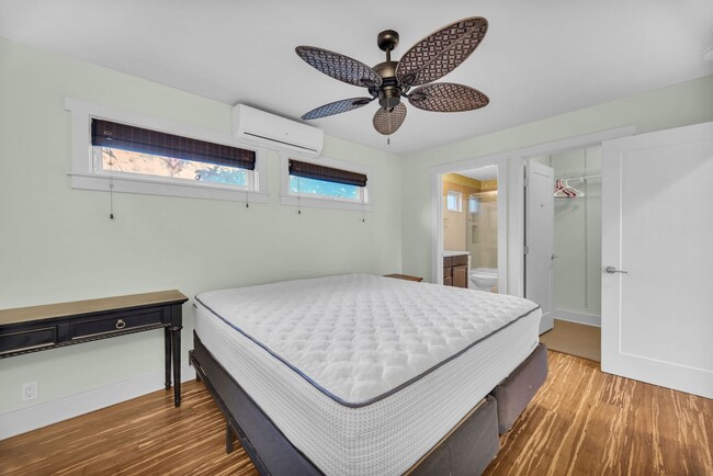 Building Photo - 1276 S Nahale Pl