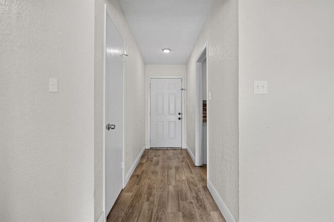 Building Photo - 1105 Spring Breeze Cove