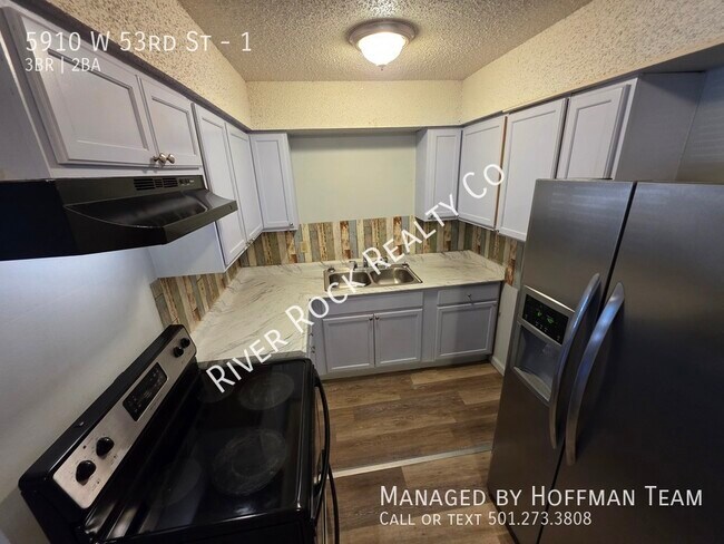 Building Photo - 5910 W 53rd St