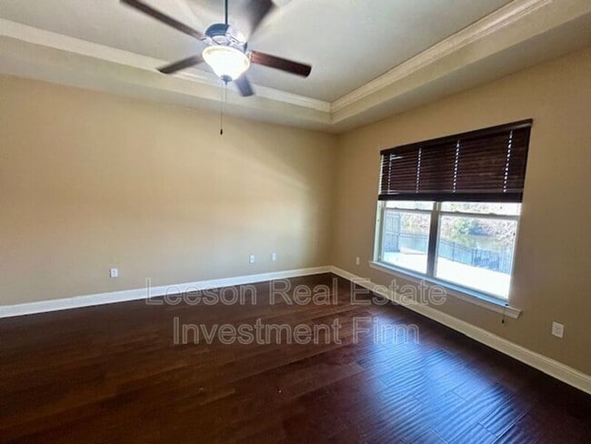 Building Photo - 2912 Paradise Dr