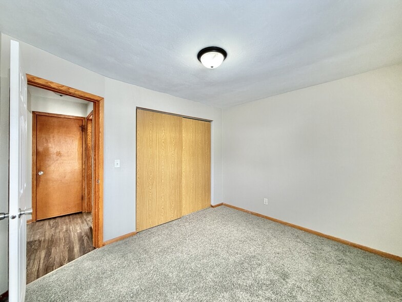 Building Photo - 236 Walworth St